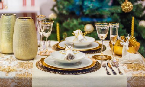 Christmas Tablecloths | How to Set the Perfect Christmas Table this Year